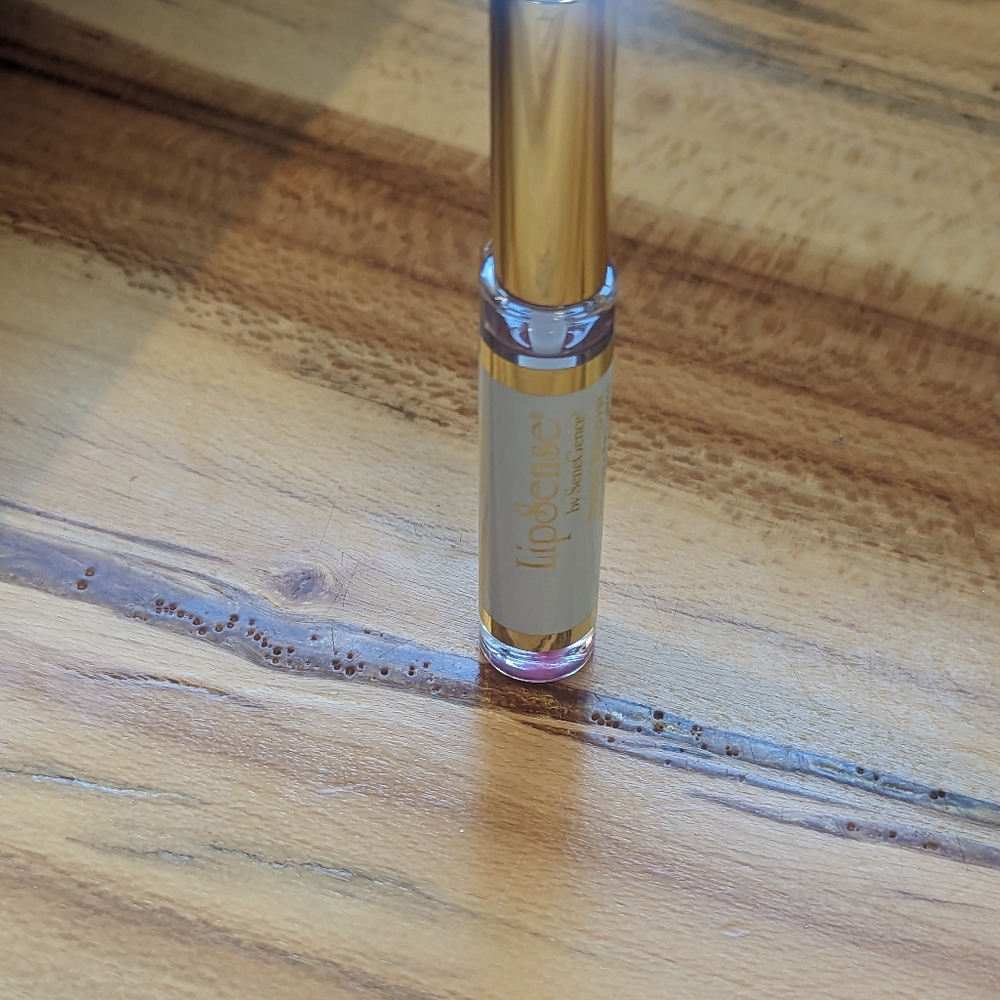 Lipsense oops! Remover - Picture 2 of 2